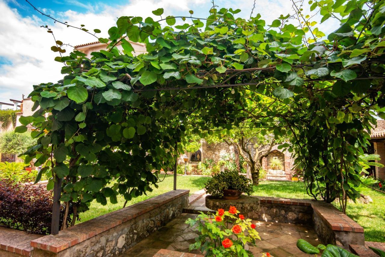 Bed and Breakfast Torre Caetana Минтурно Экстерьер фото