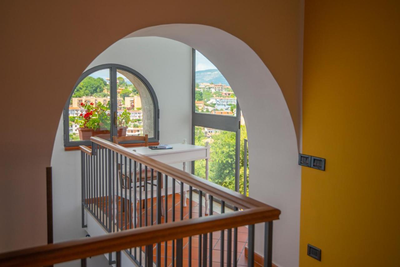 Bed and Breakfast Torre Caetana Минтурно Экстерьер фото
